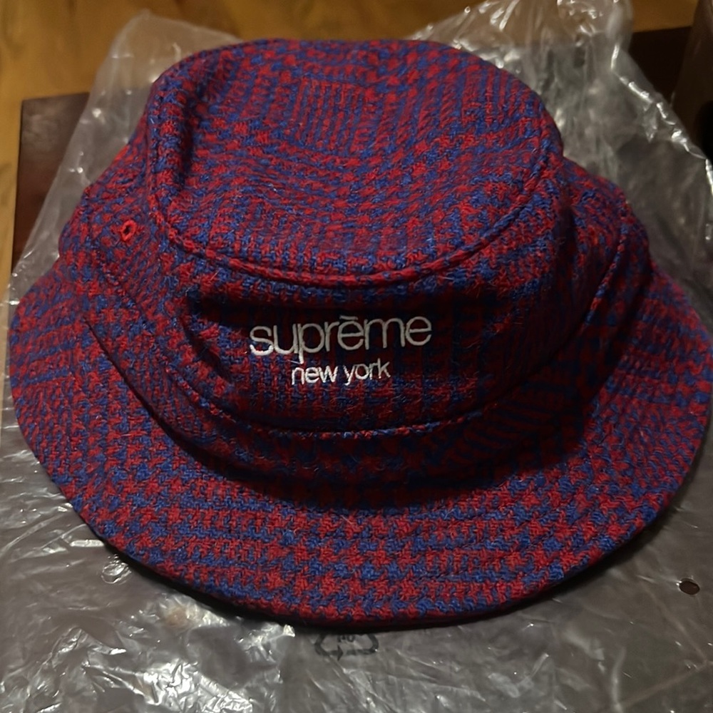Supreme x Harris Tweed Bucket Hat